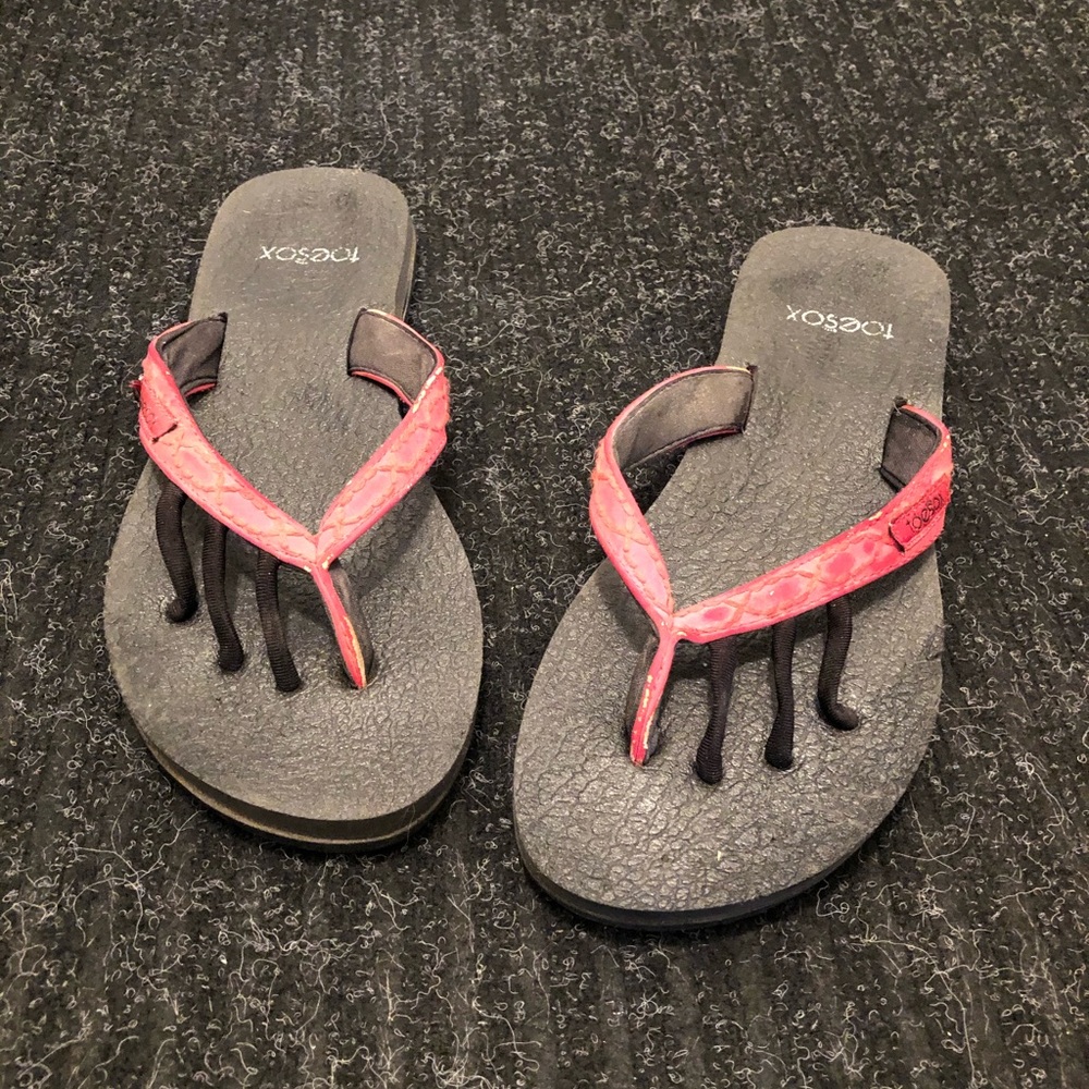ToeSox Yoga Flip Flops